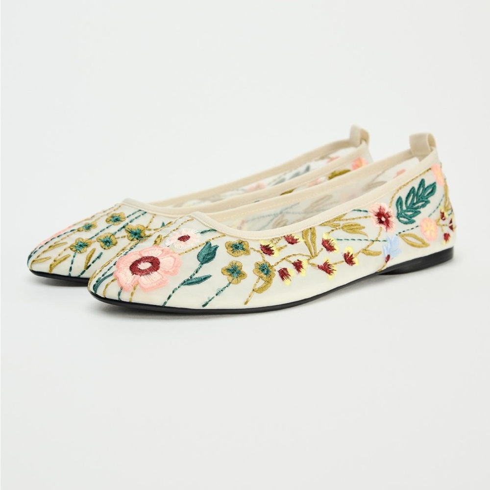 NWT Zara Embroidered Ballet Flats size 8